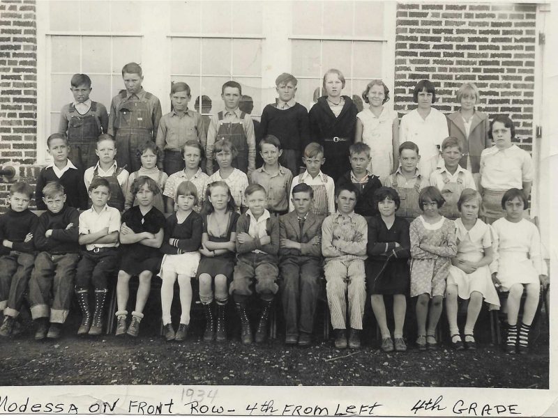 Pie Flat 1934 4th Grade Class